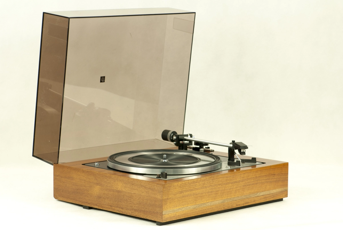 Turntable Dual 1209, original plinth - walnut