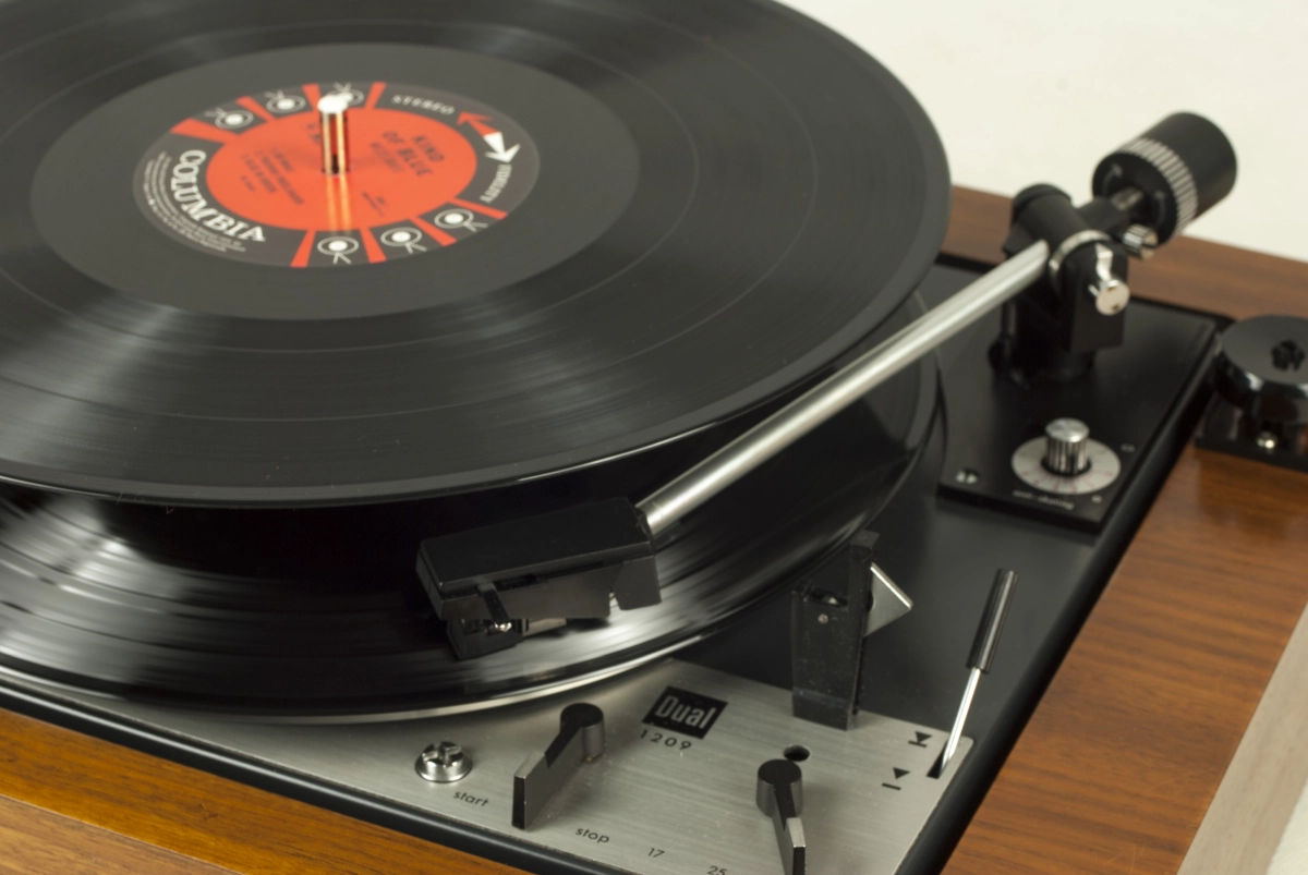 Turntable Dual 1209, original plinth - walnut