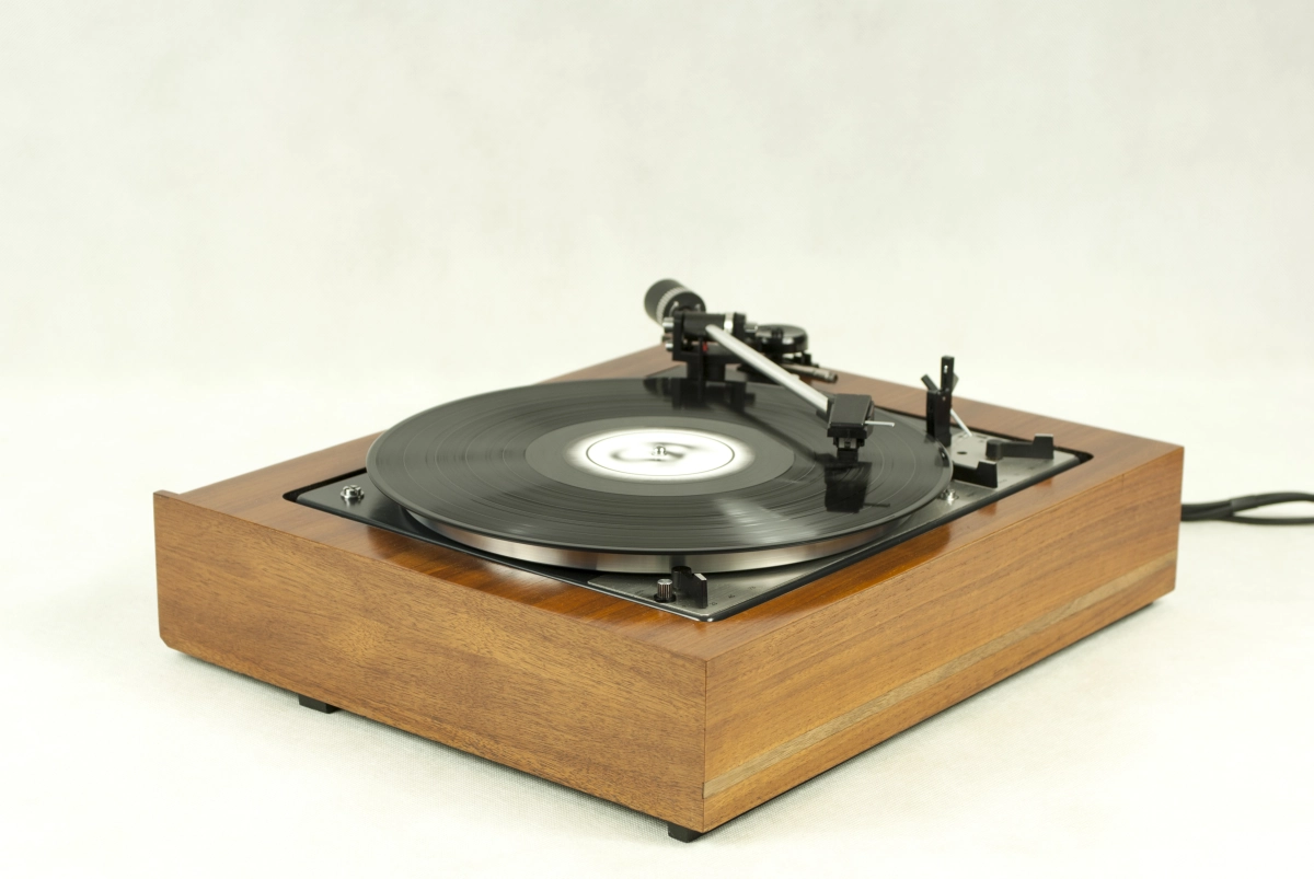 Turntable Dual 1209, original plinth - walnut