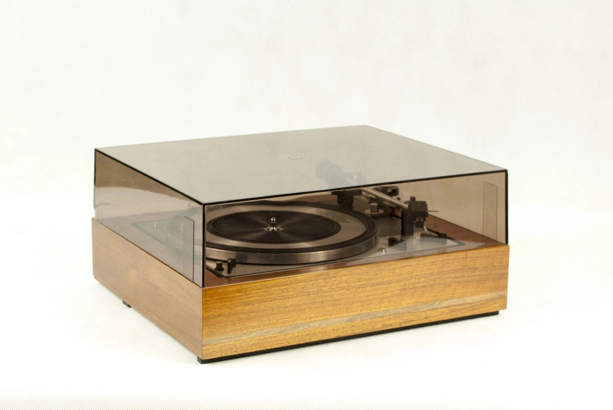 Turntable Dual 1209, original plinth - walnut