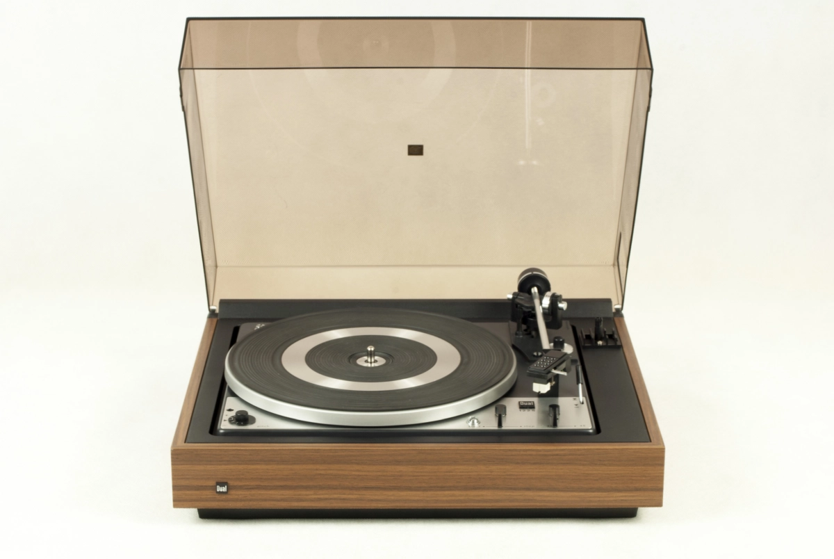 Turntable Dual 1225, original plinth - walnut