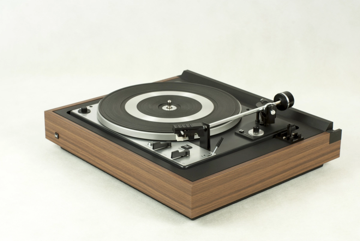 Turntable Dual 1225, original plinth - walnut