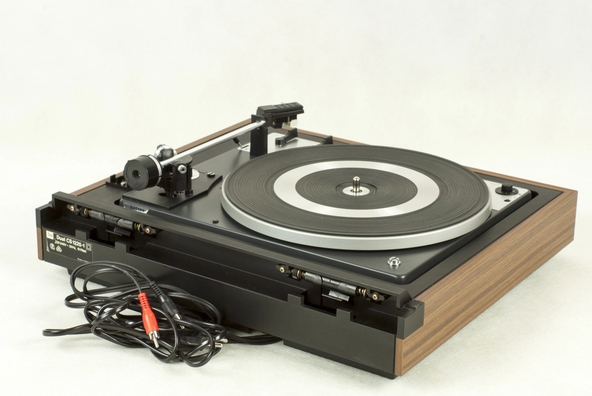 Turntable Dual 1225, original plinth - walnut