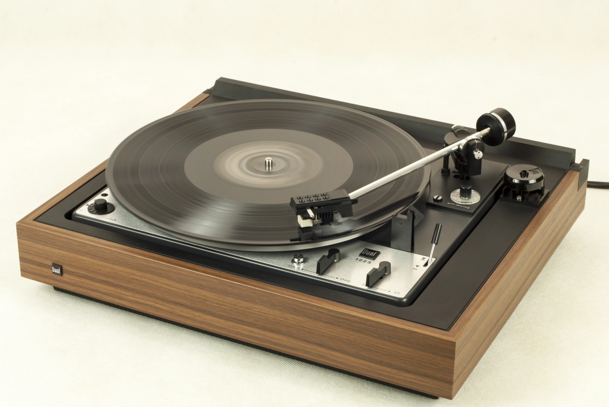 Turntable Dual 1225, original plinth - walnut