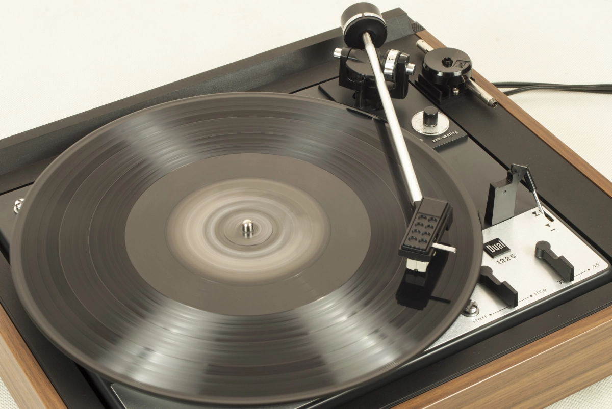 Turntable Dual 1225, original plinth - walnut