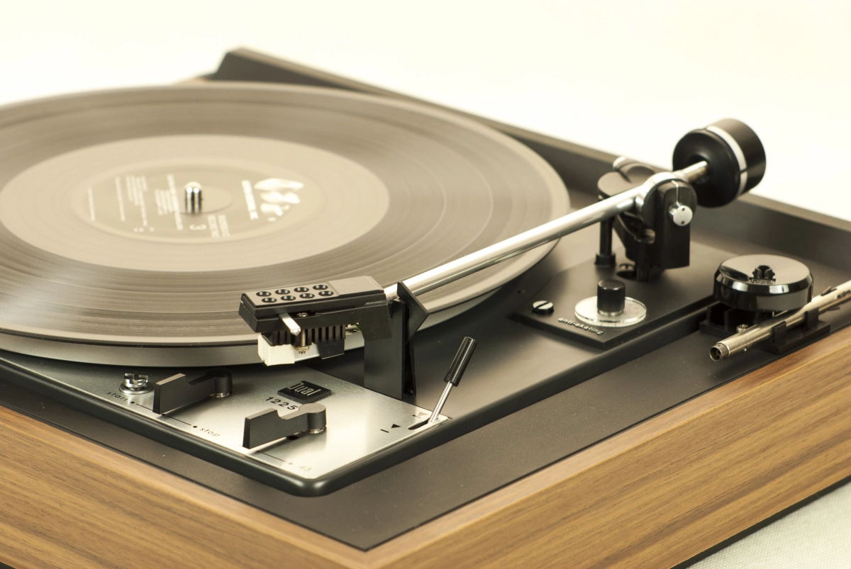 Turntable Dual 1225, original plinth - walnut
